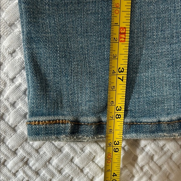 Levi's Blue Slim Fit Jeans with Classic Stitching - Picture 5 of 13